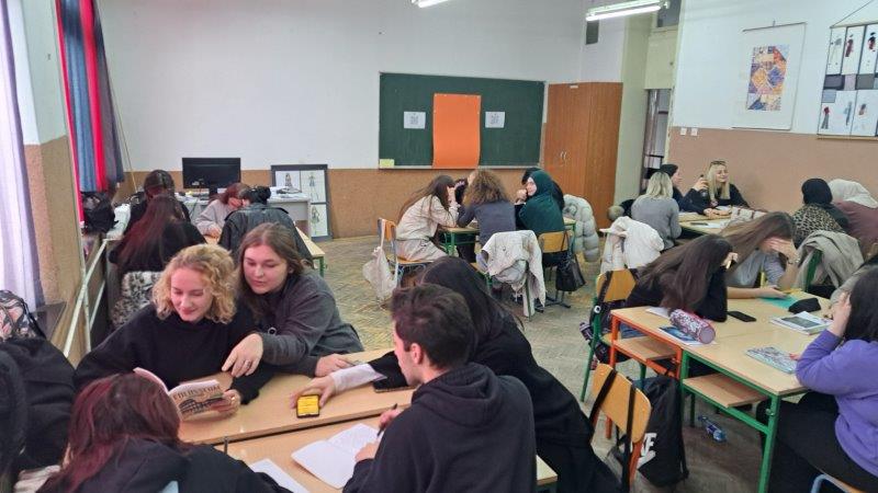 U saradnji sa TPO Fondacijom JU srednja škola za tekstil, kožu i dizajn Sarajevo aktivno učestvuje u obilježavanju Kampanje „16 dana aktivizma. Realizirane su 24.11.2025. dvije radionice koje su vodile profesorice Alma Ahmethodžić i Elbasa Mulić, kao i peer edukacije koju su vodile učenice ove škole Adna Skopak, Azra Hadžić i Ena Herco.